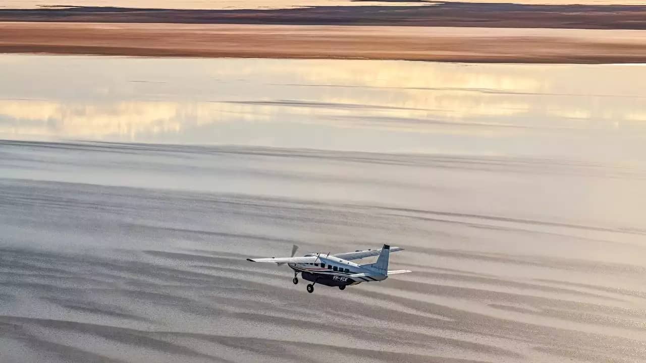 Outback-spirit-lake-eyre-south-australia-tours_9_.jpg